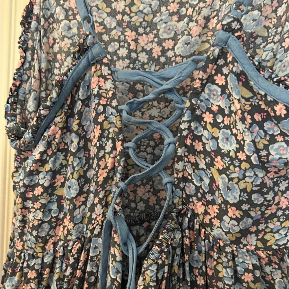 American Eagle Blue and Pink Floral Dress with adjustable straps and corset back - Picture 4 of 4